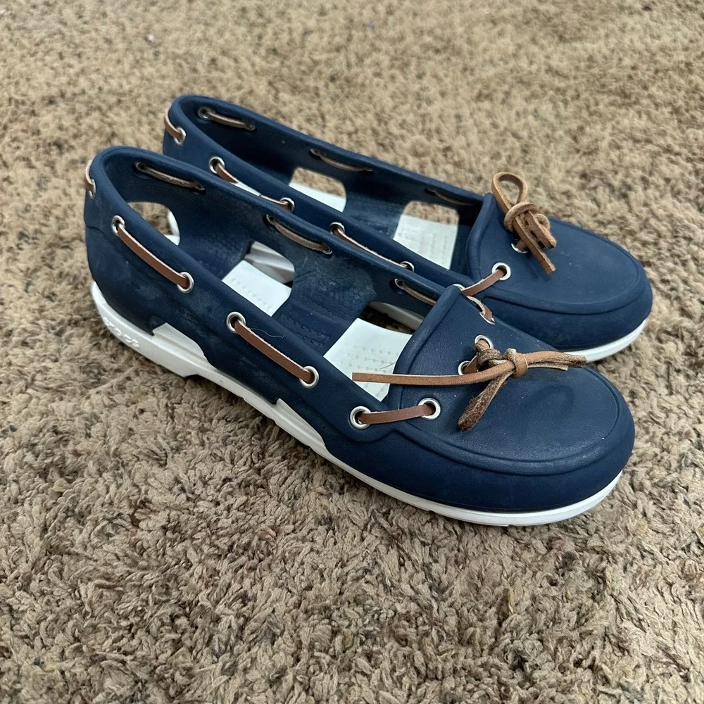 Crocs Beach Line Boat Shoes Navy Blue White Women 7 Nautical Lightweight Slip On
